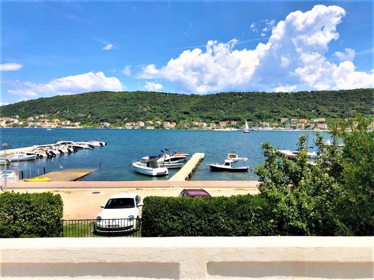 Apartments With Boat Mooring Marija Супетарска-Драга Экстерьер фото