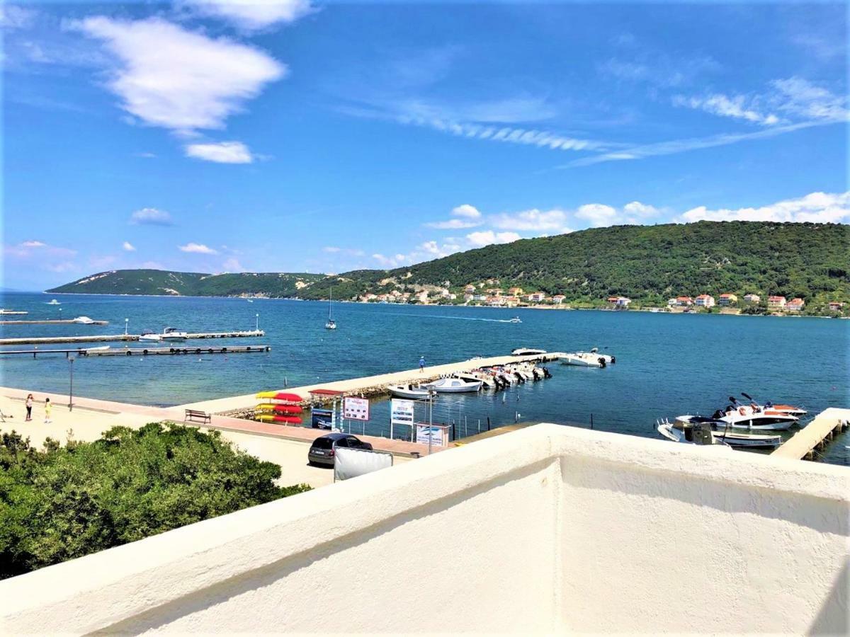 Apartments With Boat Mooring Marija Супетарска-Драга Экстерьер фото